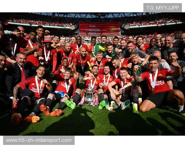 曼城与利物浦巅峰对决历史交锋回顾及技术数据全面对比分析 曼城与利物浦巅峰对决历史交锋回顾及技术数据全面对比分析