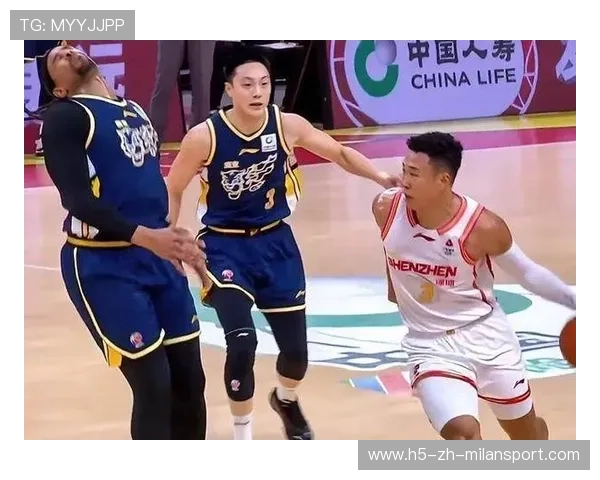 CBA深圳外线爆发反超比分全场欢腾