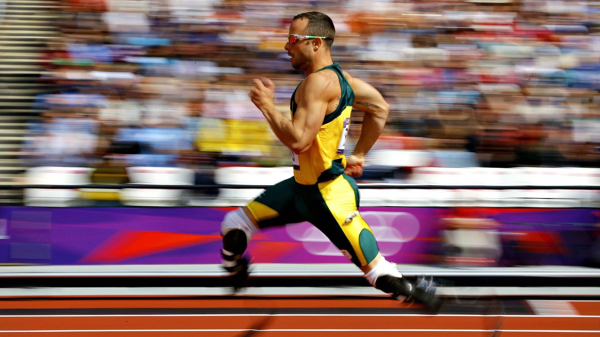 “沙滩赛场两大亮点:手球与合球同台竞技”