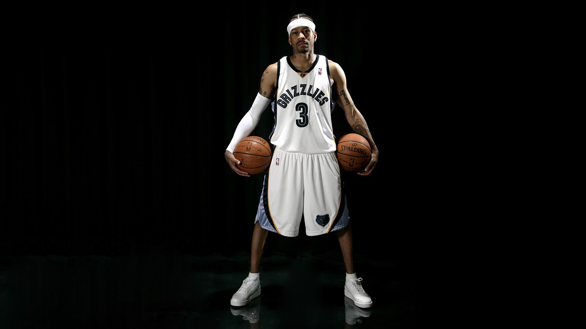 “金牛区城北体育馆：运动舞蹈赛，赛场上每个动作都是舞者突破极限的体现”