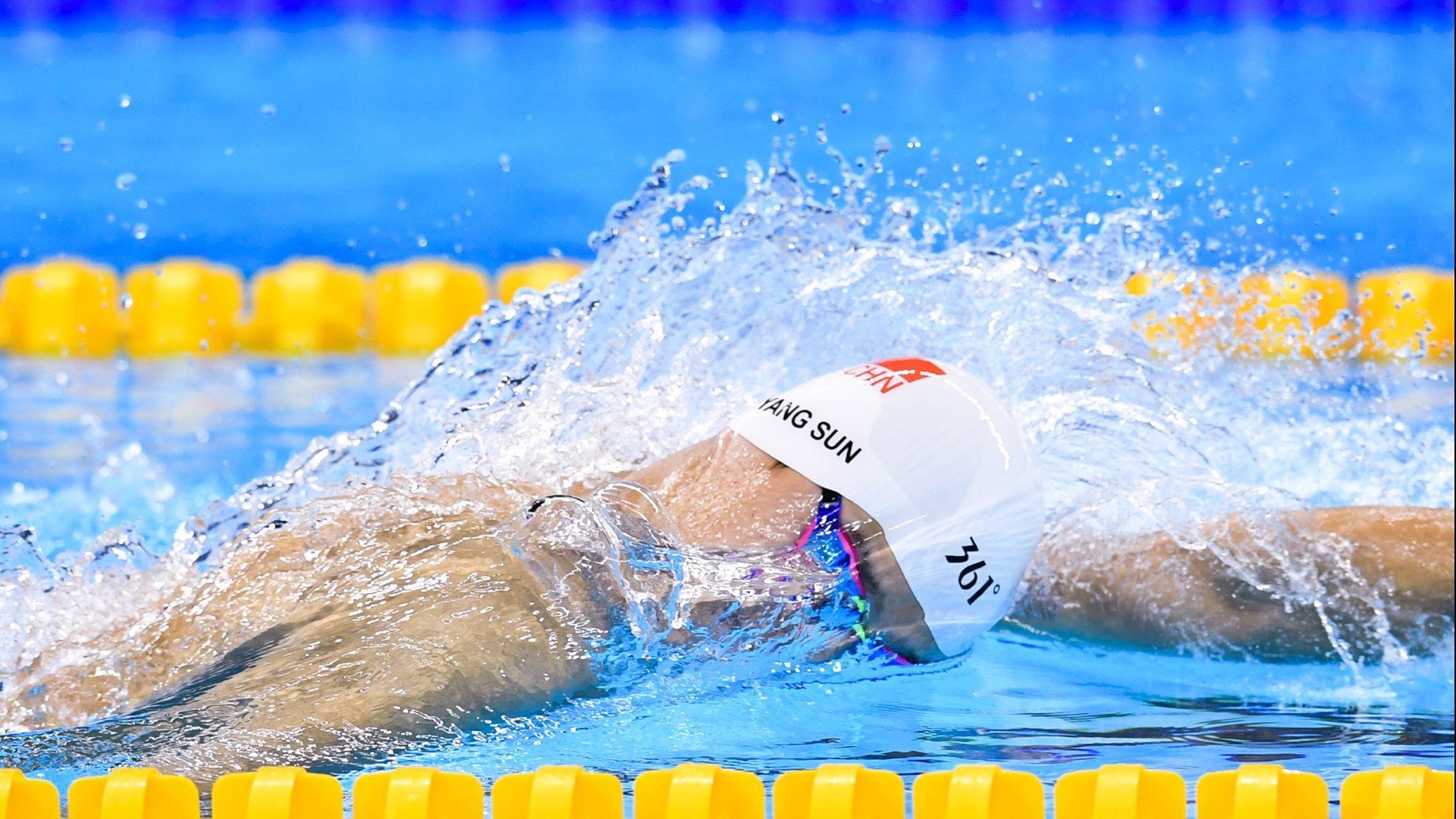 中国女排横扫日本成功夺冠，中国女排击败日本
