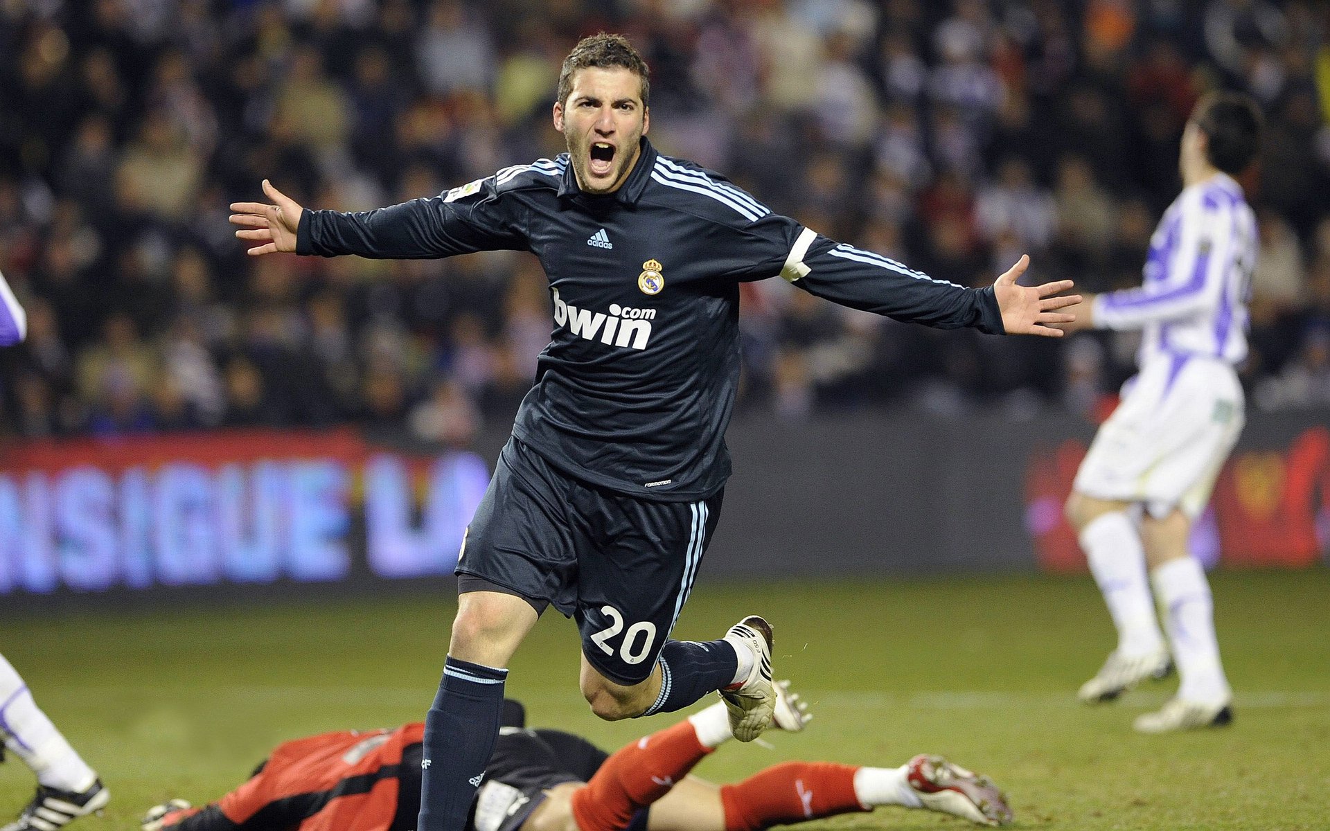 中超比赛视频集锦上线助力战术复盘效率提升，中超官方集锦